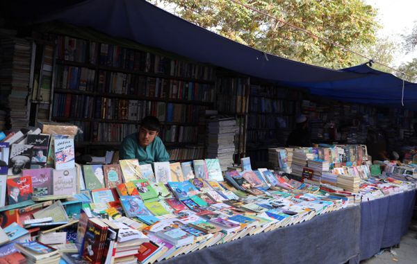 Once Bustling, Kabul’s Bookstores Gather Dust