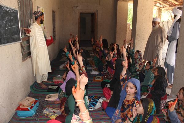 Seasoned Teacher Opens School for Taliban’s Children